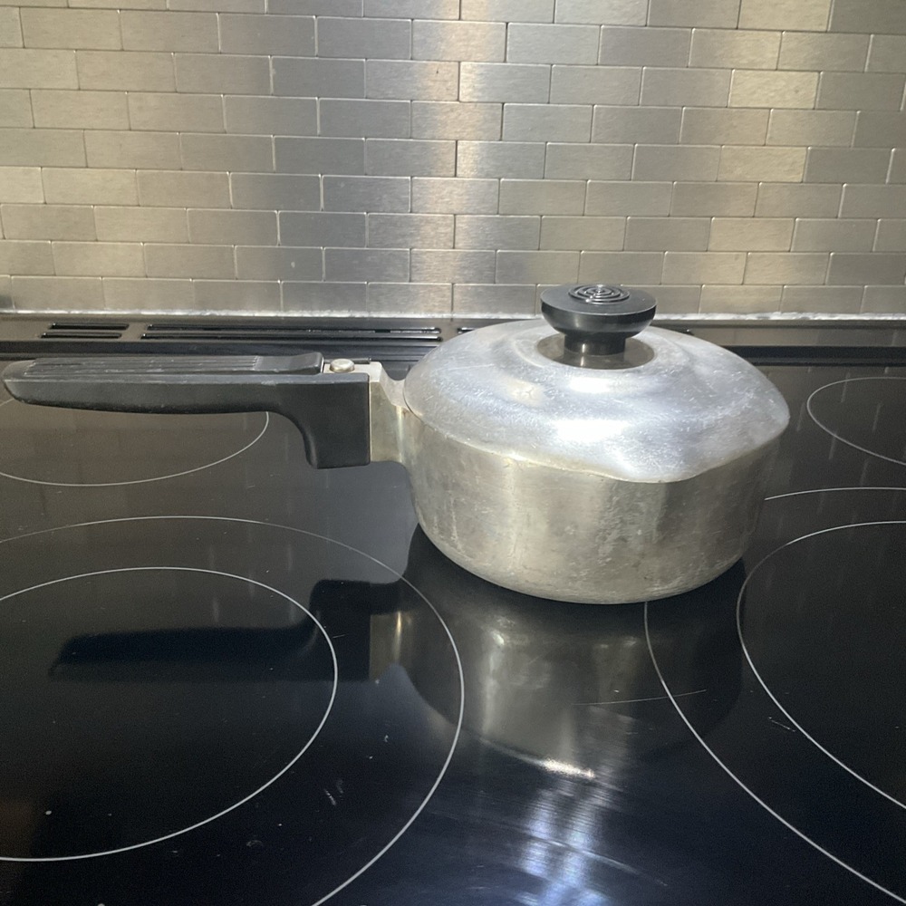 Vintage Magnalite GHC 1 Quart 1 Liter Sauce Pan Pot With Lid Double Spout USA